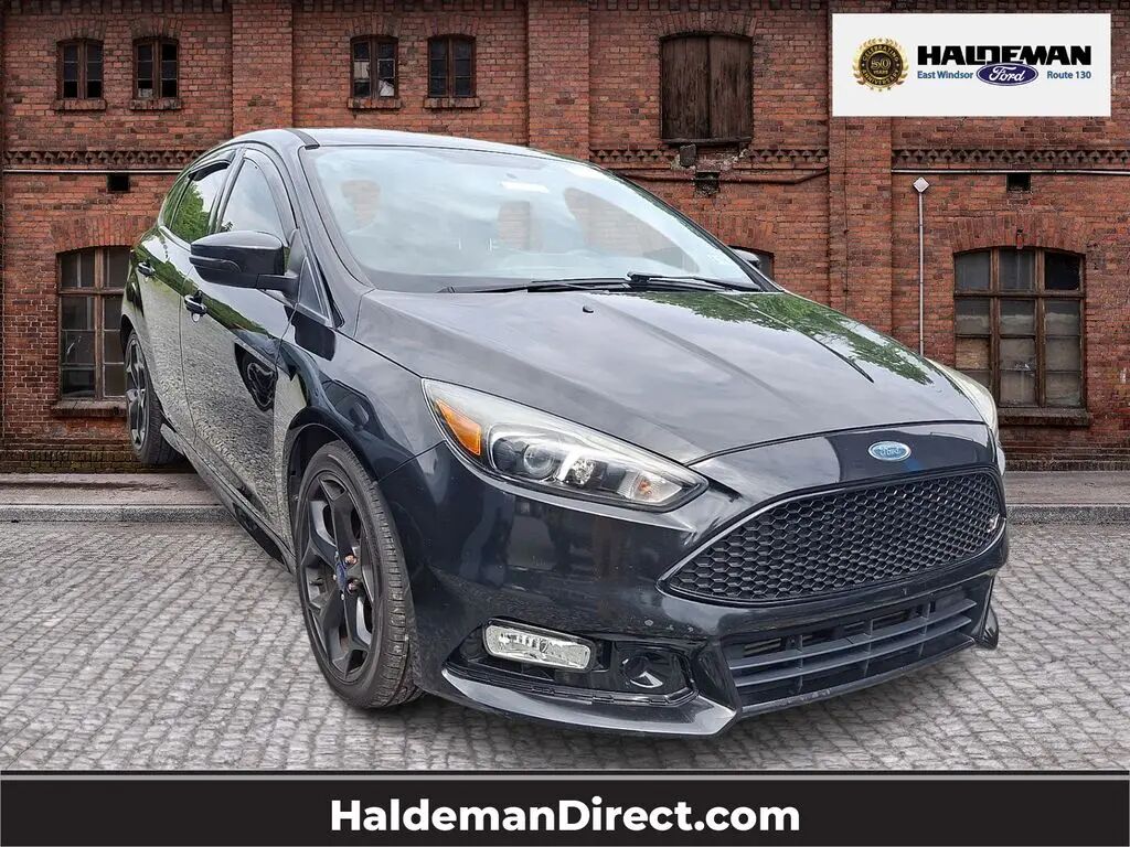 2015 Ford Focus ST — photo 1 of 10