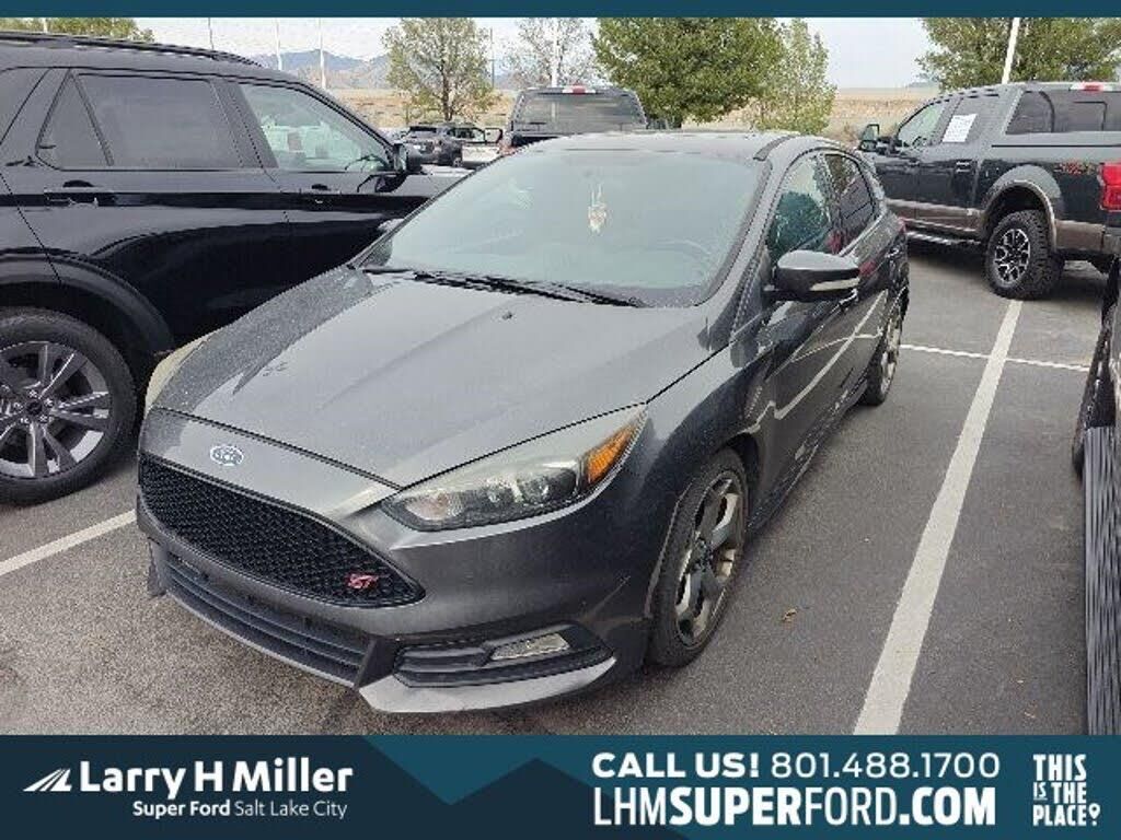 2016 Ford Focus ST — photo 1 of 14