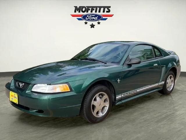 2000 Ford Mustang Base