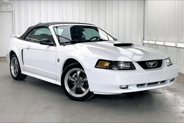2004 Ford Mustang GT Deluxe