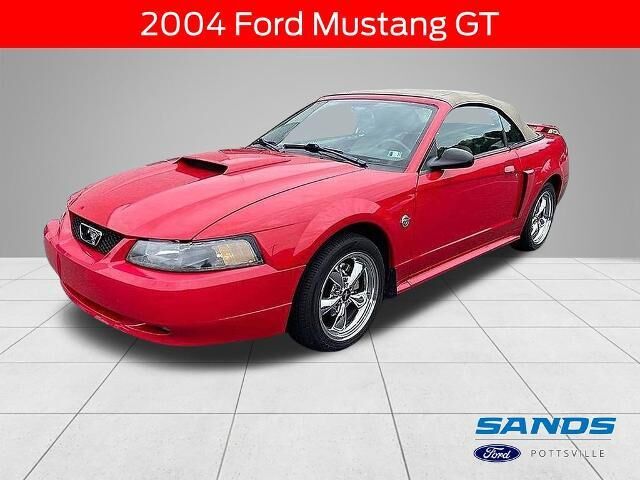 2004 Ford Mustang GT Deluxe