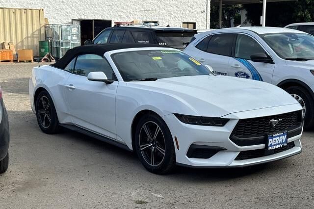2025 Ford Mustang EcoBoost — photo 1 of 8