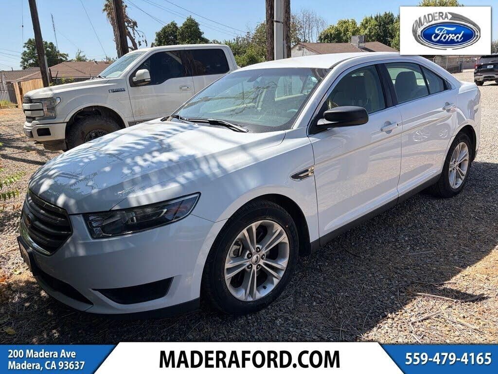 2017 Ford Taurus SE — photo 1 of 1