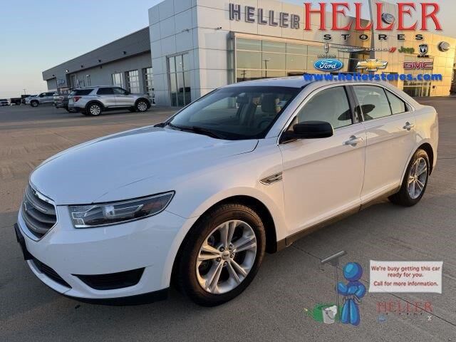 2017 Ford Taurus SE