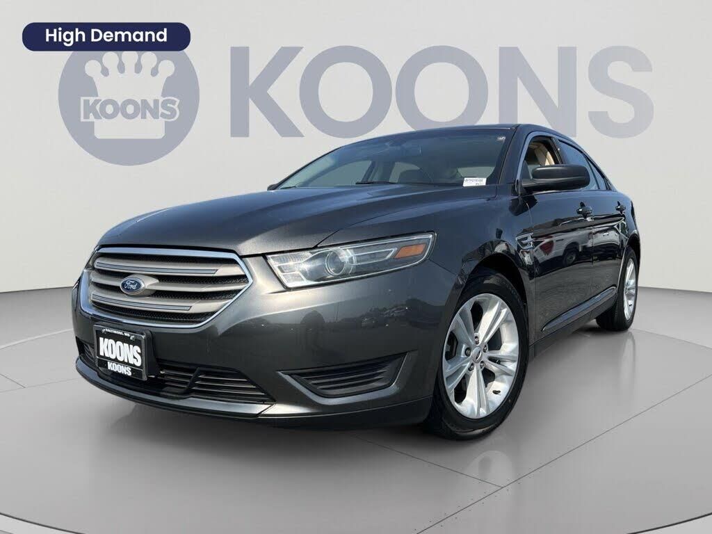 2015 Ford Taurus SE — photo 1 of 1