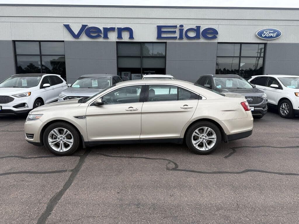 2018 Ford Taurus SEL — photo 1 of 1