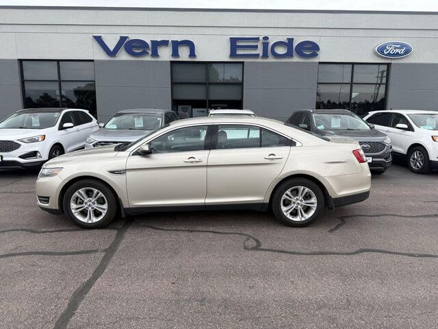 2018 Ford Taurus SEL