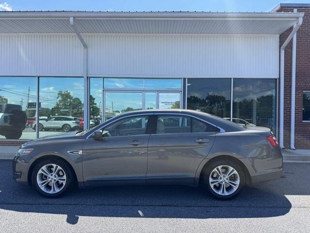2018 Ford Taurus SEL