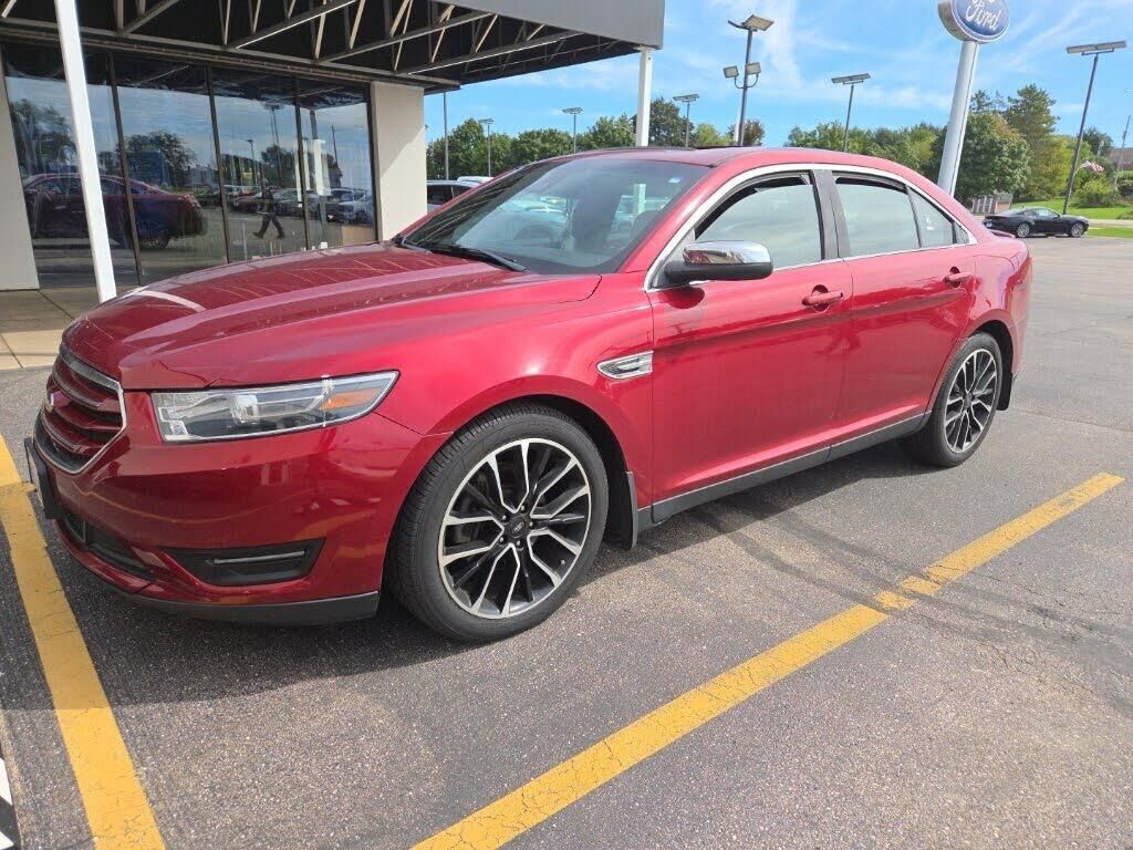 2018 Ford Taurus Limited — photo 1 of 1