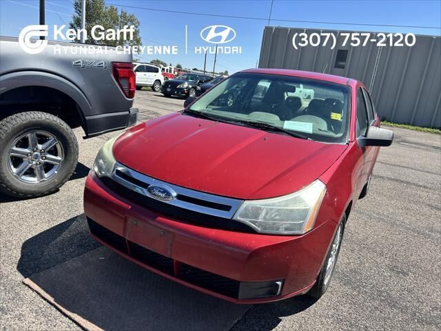 2009 Ford Focus SE — photo 1 of 13