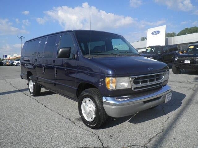 2001 Ford E-Series E-350 SD XL — photo 1 of 13