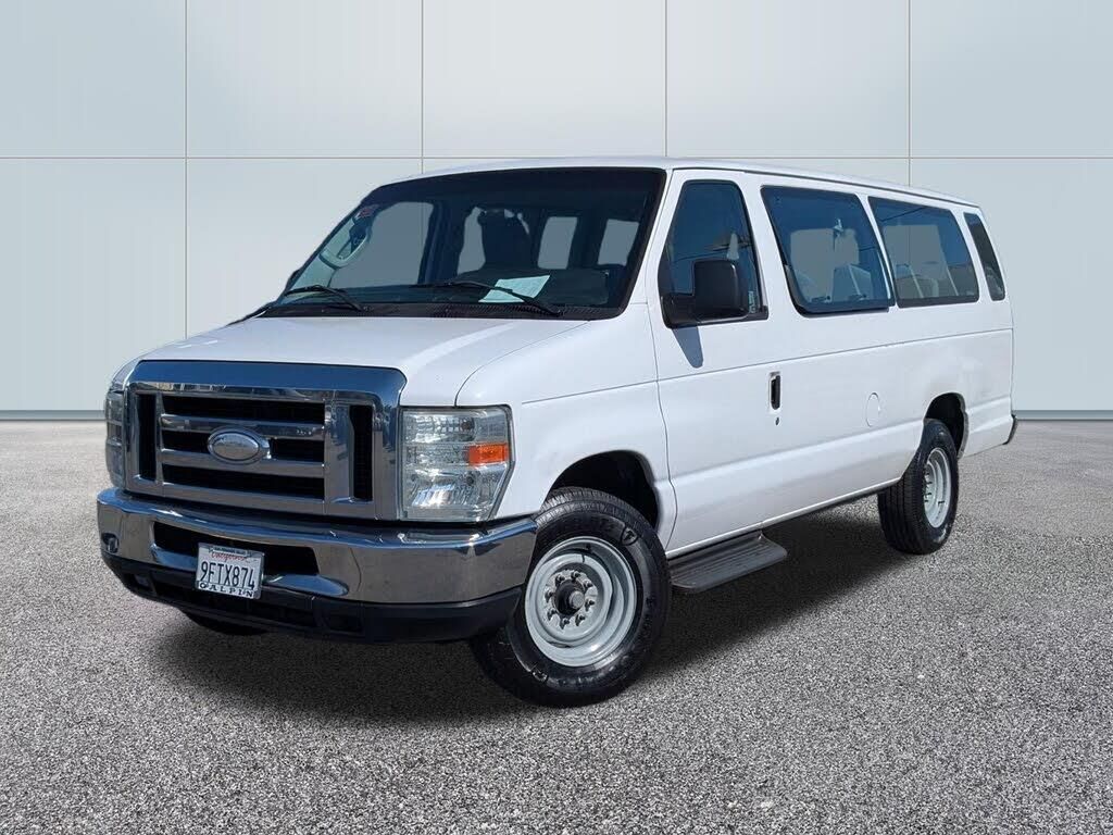 2014 Ford E-Series E-350 SD XL — photo 1 of 1