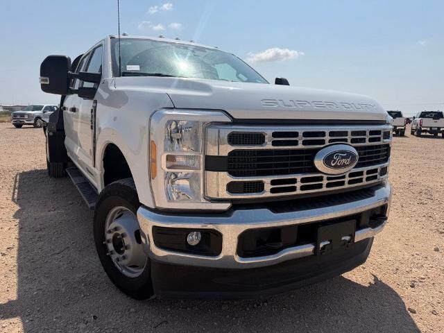2025 Ford F-350 Super Duty Lariat