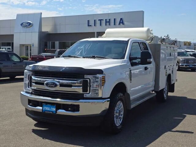 2019 Ford F-350 Super Duty XLT — photo 1 of 13