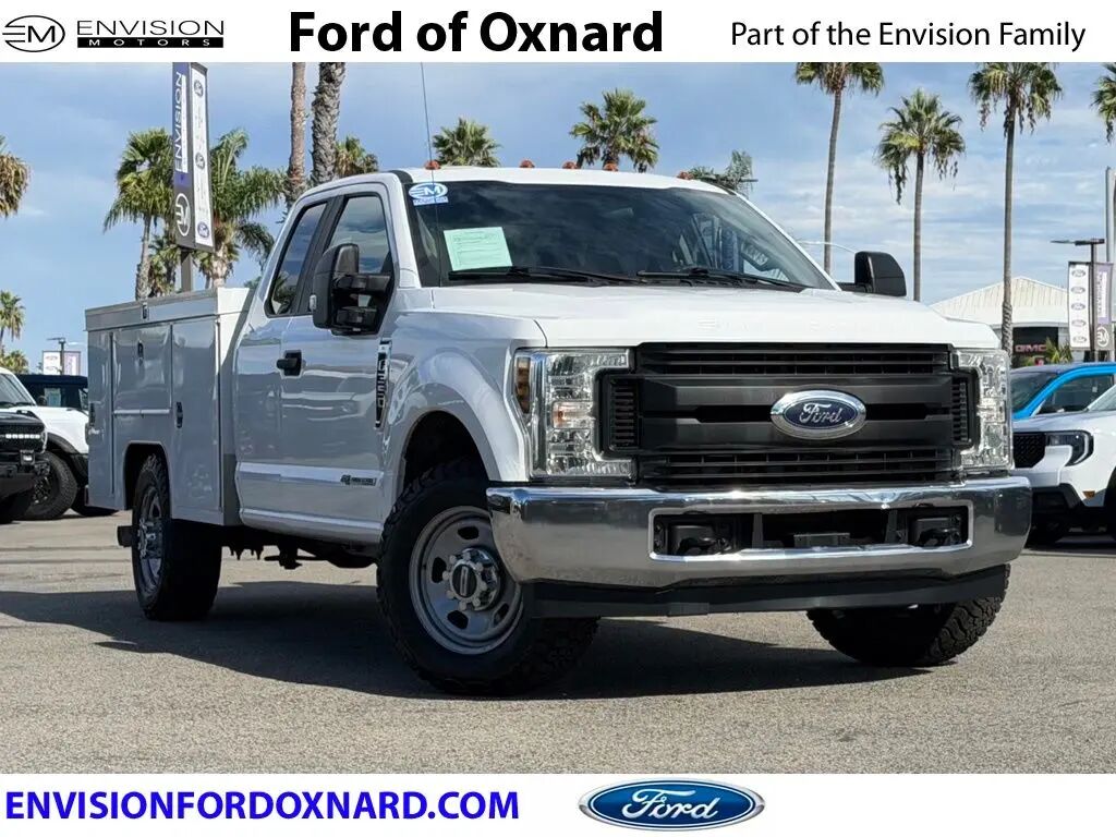 2019 Ford F-350 Super Duty XLT — photo 1 of 13
