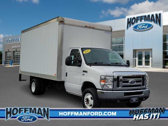 2017 Ford E-Series E-350 SD
