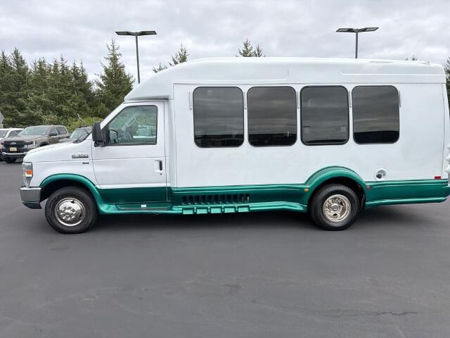 2011 Ford E-Series E-350 SD