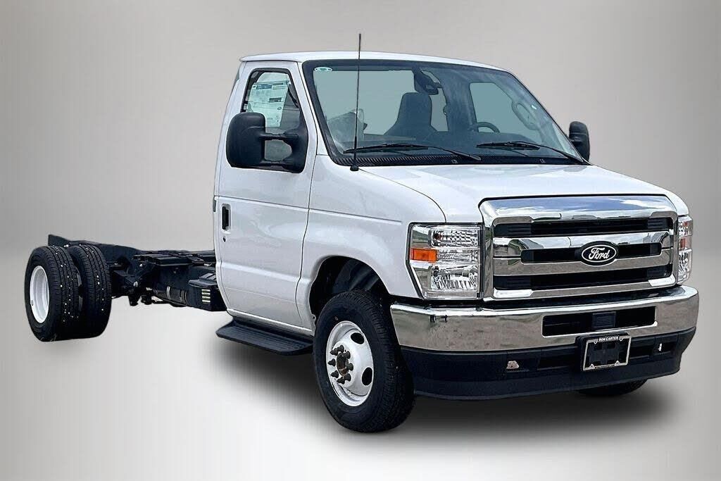 2027 Ford E-Series E-450 SD — photo 1 of 1