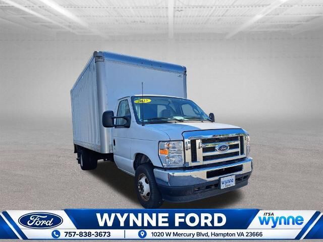 2025 Ford E-Series E-450 SD