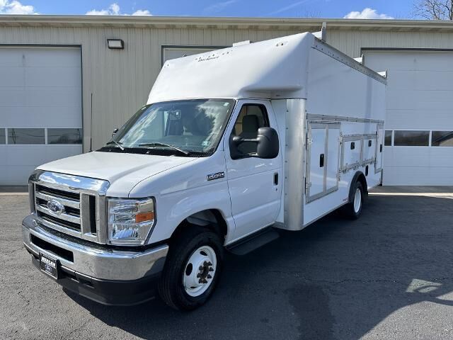 2024 Ford E-Series E-450 SD