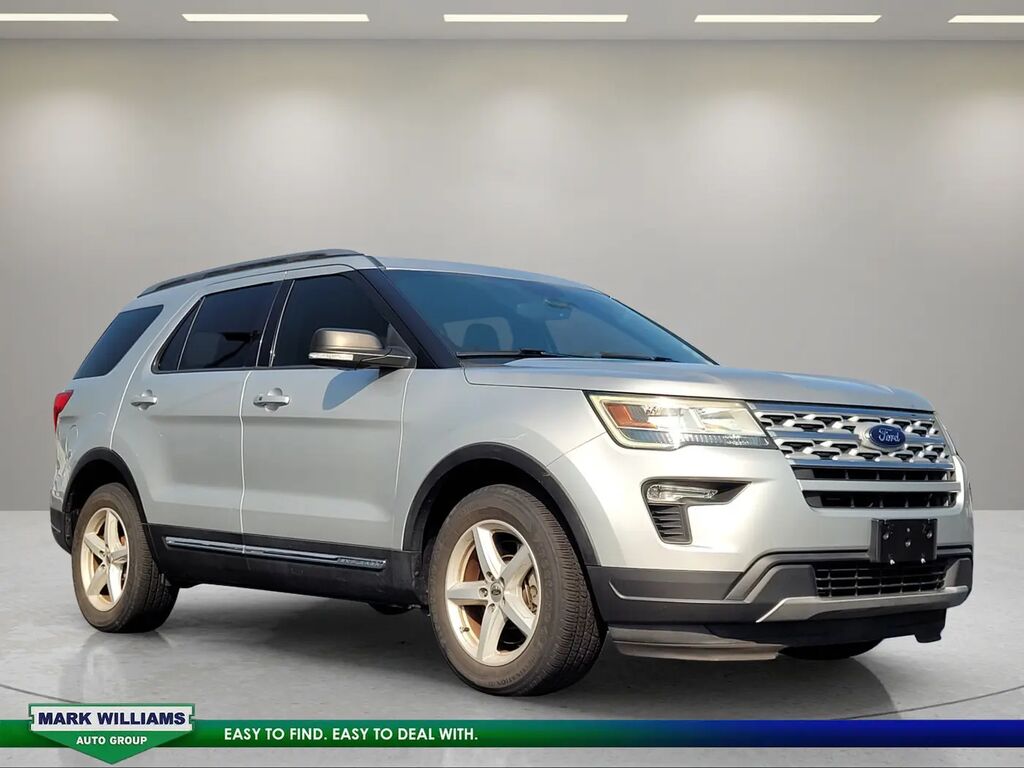 2019 Ford Explorer XLT — photo 1 of 11