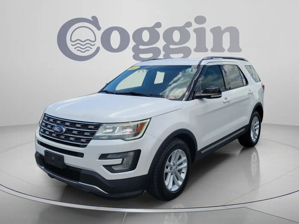 2017 Ford Explorer XLT — photo 1 of 26
