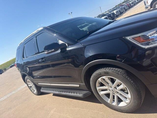 2016 Ford Explorer XLT — photo 1 of 13