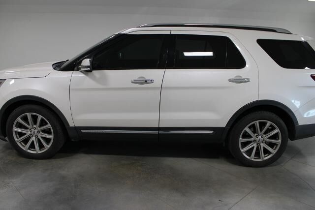 2016 Ford Explorer Limited — photo 1 of 3