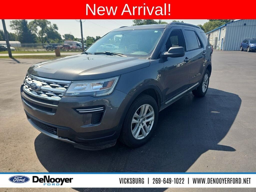 2019 Ford Explorer XLT — photo 1 of 2