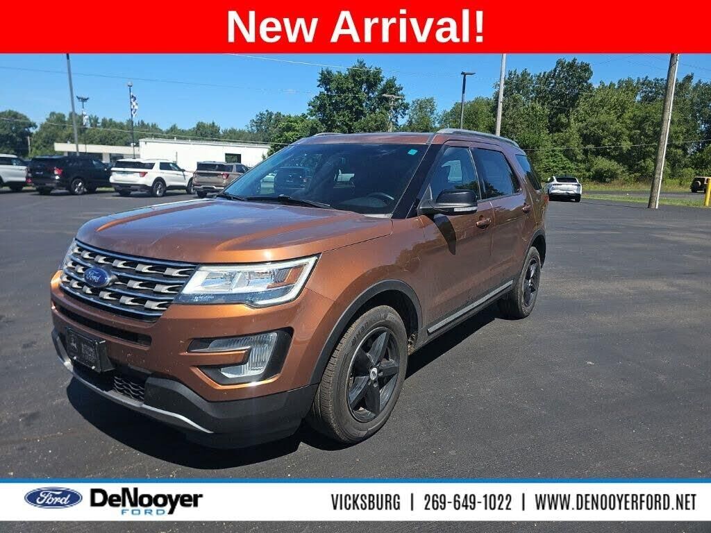 2017 Ford Explorer XLT — photo 1 of 1