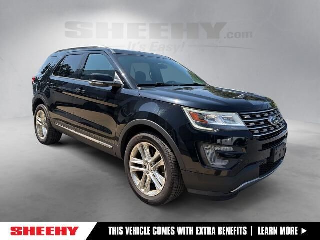 2017 Ford Explorer XLT — photo 1 of 10