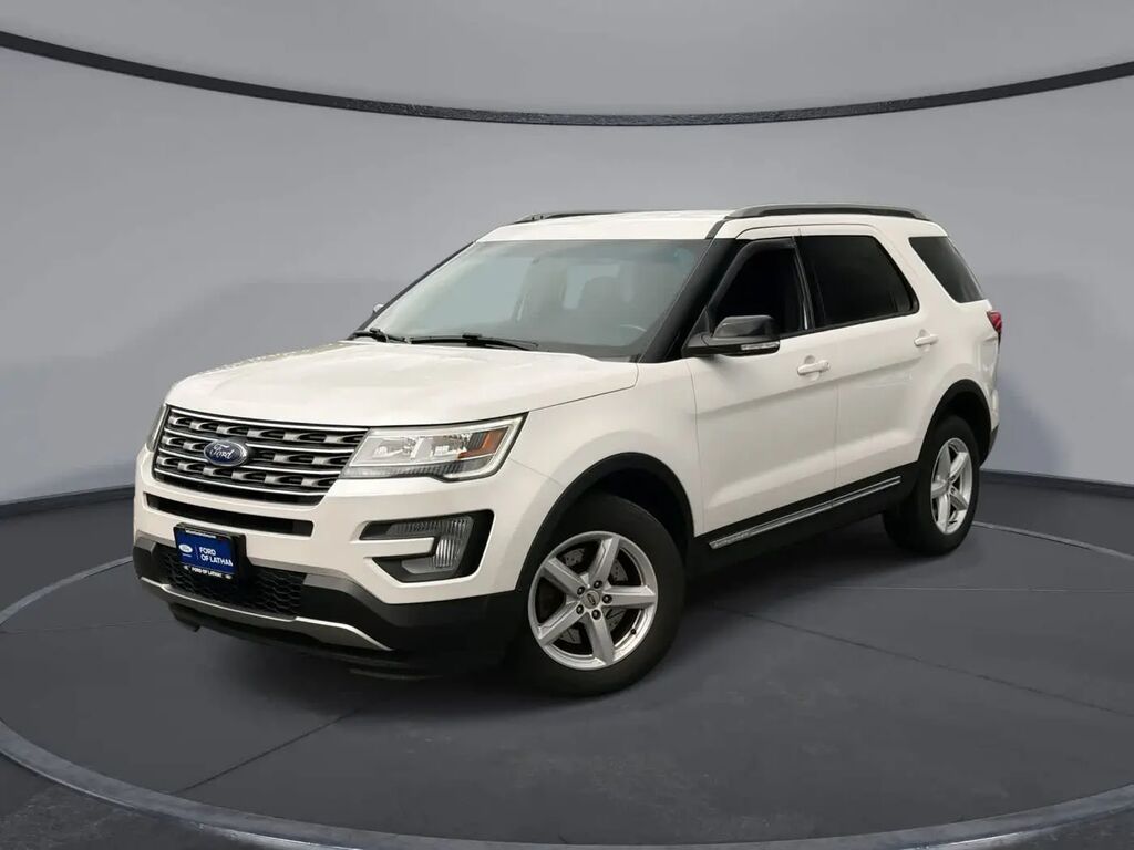 2017 Ford Explorer XLT — photo 1 of 13