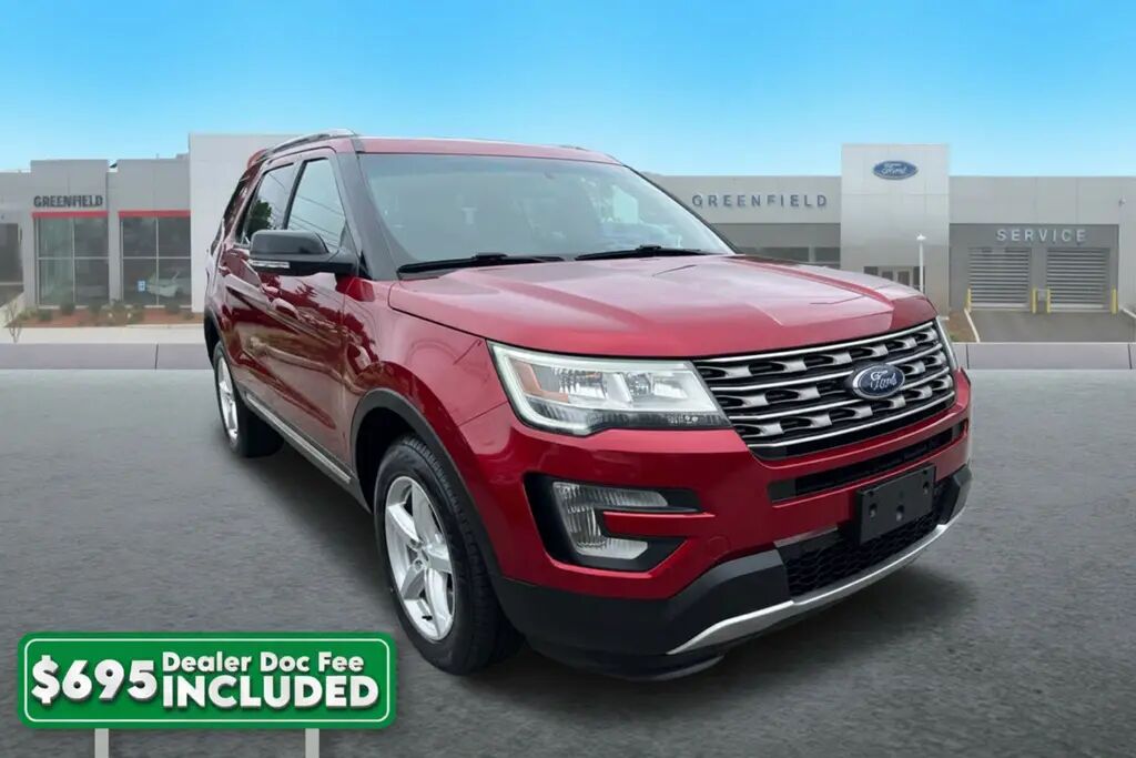 2016 Ford Explorer XLT — photo 1 of 1
