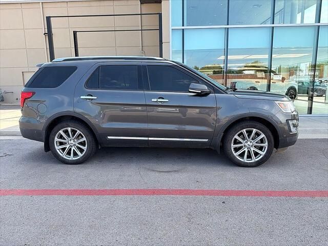 2017 Ford Explorer Limited — photo 1 of 1