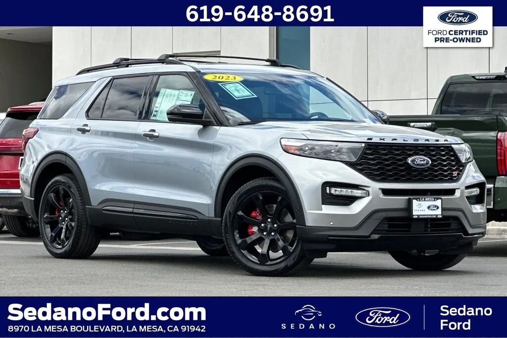 2023 Ford Explorer ST — photo 1 of 13