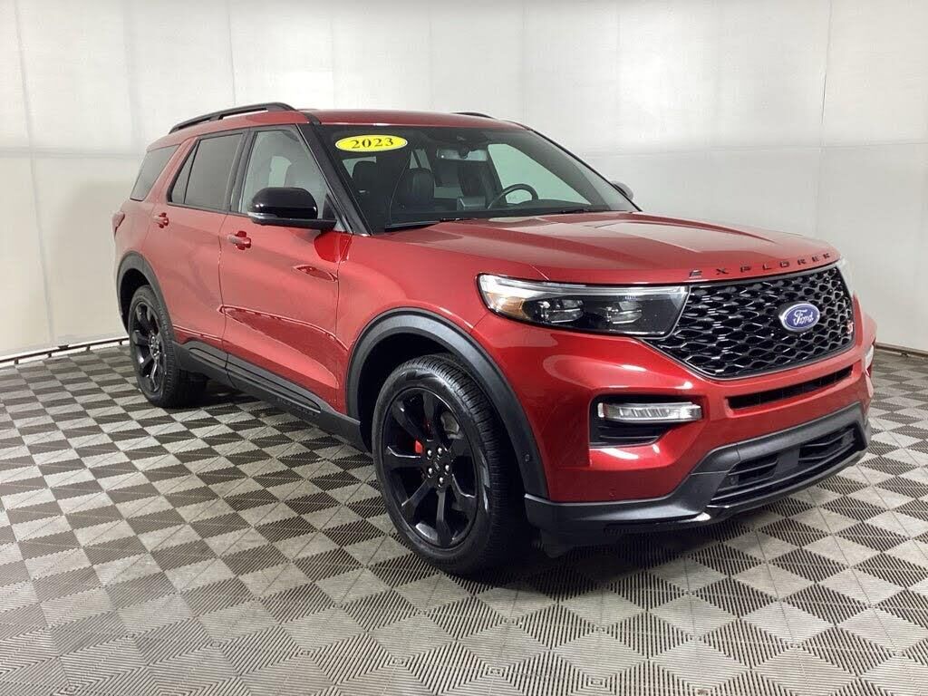 2023 Ford Explorer ST — photo 1 of 27