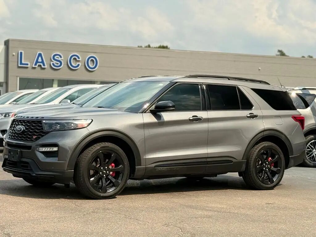 2023 Ford Explorer ST — photo 1 of 13