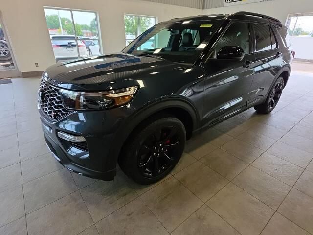 2023 Ford Explorer ST — photo 1 of 13