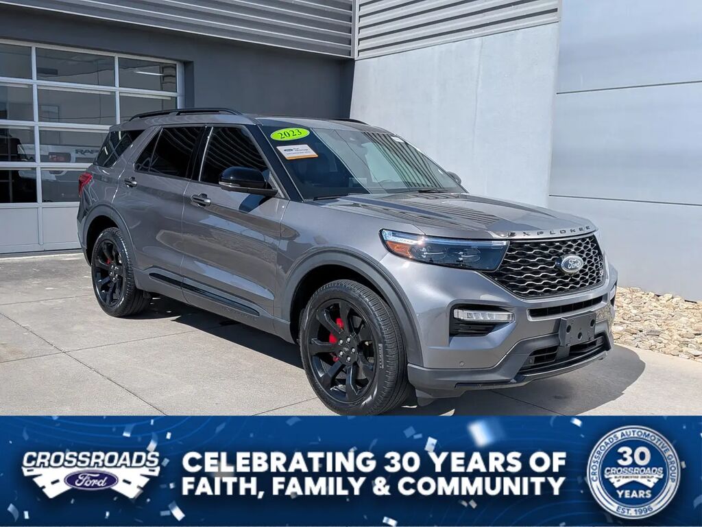 2023 Ford Explorer ST — photo 1 of 15