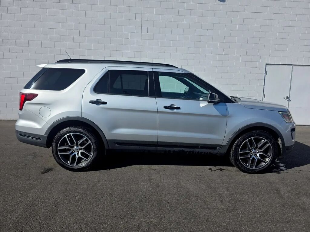 2019 Ford Explorer Sport — photo 1 of 8