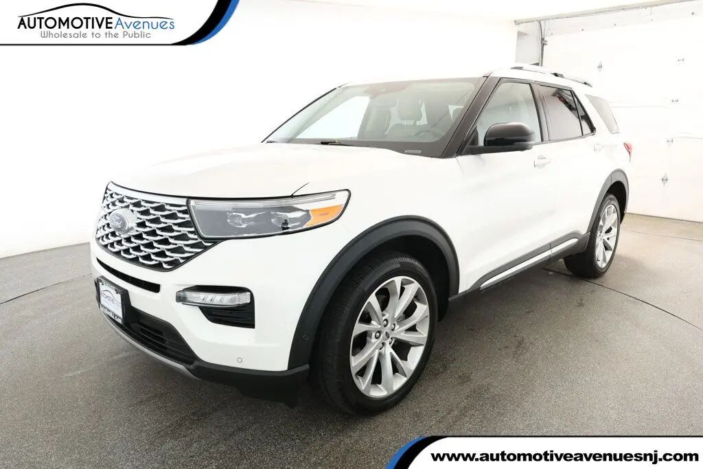 2022 Ford Explorer Platinum — photo 1 of 13
