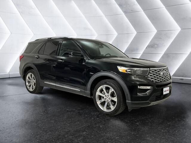 2020 Ford Explorer Platinum — photo 1 of 13