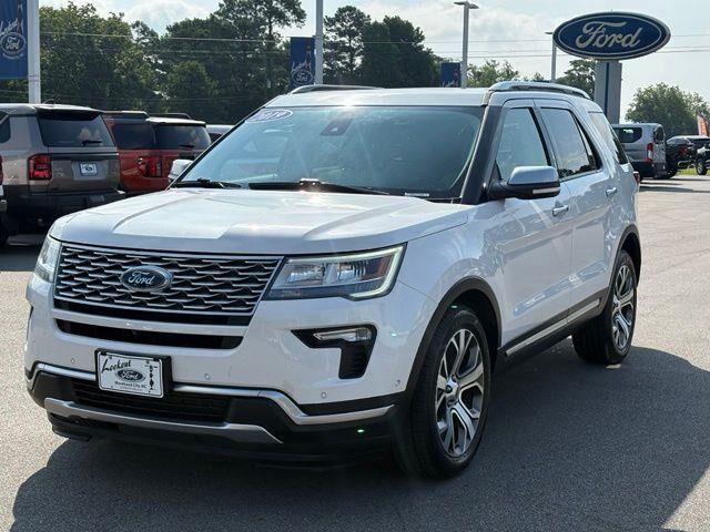 2019 Ford Explorer Platinum — photo 1 of 5