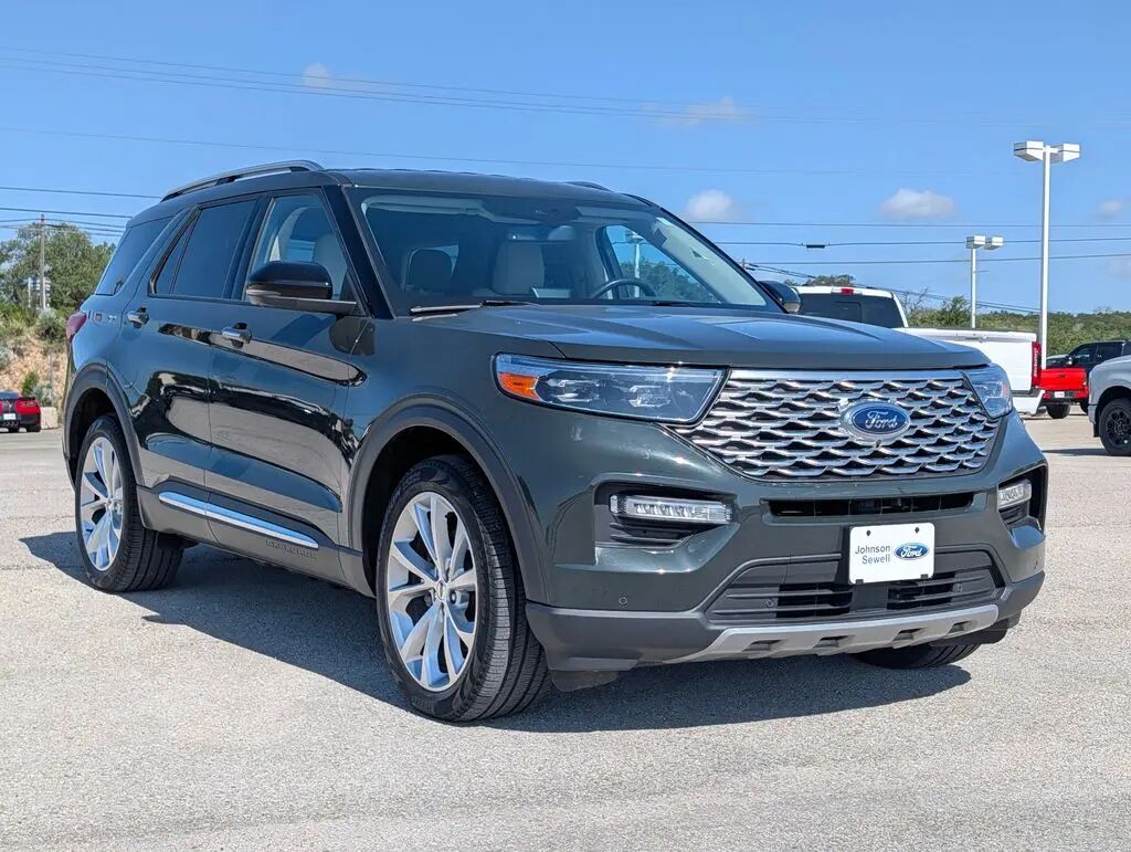 2022 Ford Explorer Hybrid Platinum — photo 1 of 13