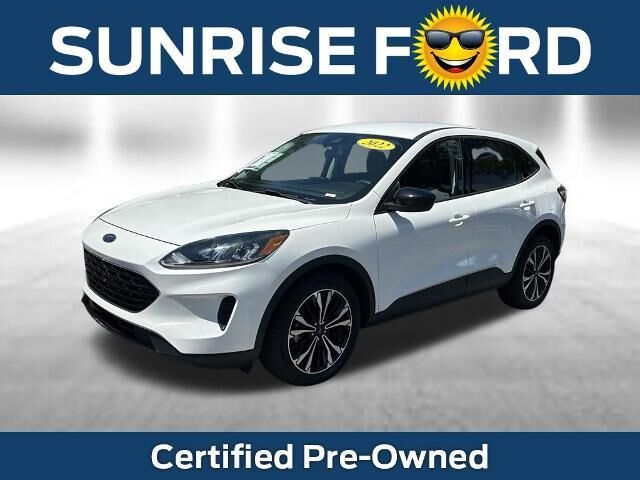 2022 Ford Escape Hybrid SE