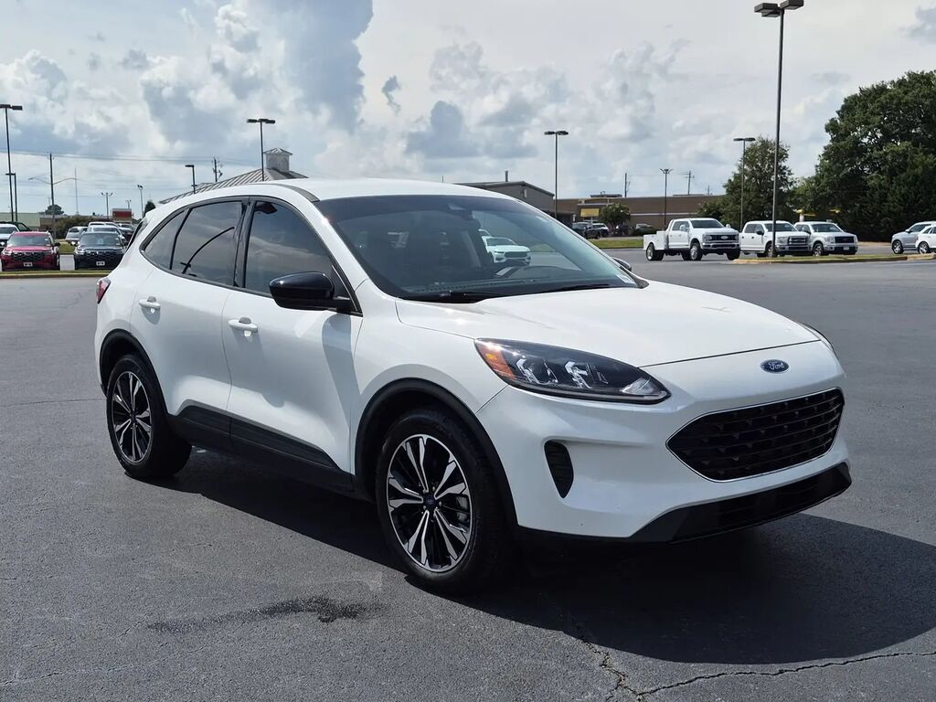 2022 Ford Escape Hybrid SE — photo 1 of 13