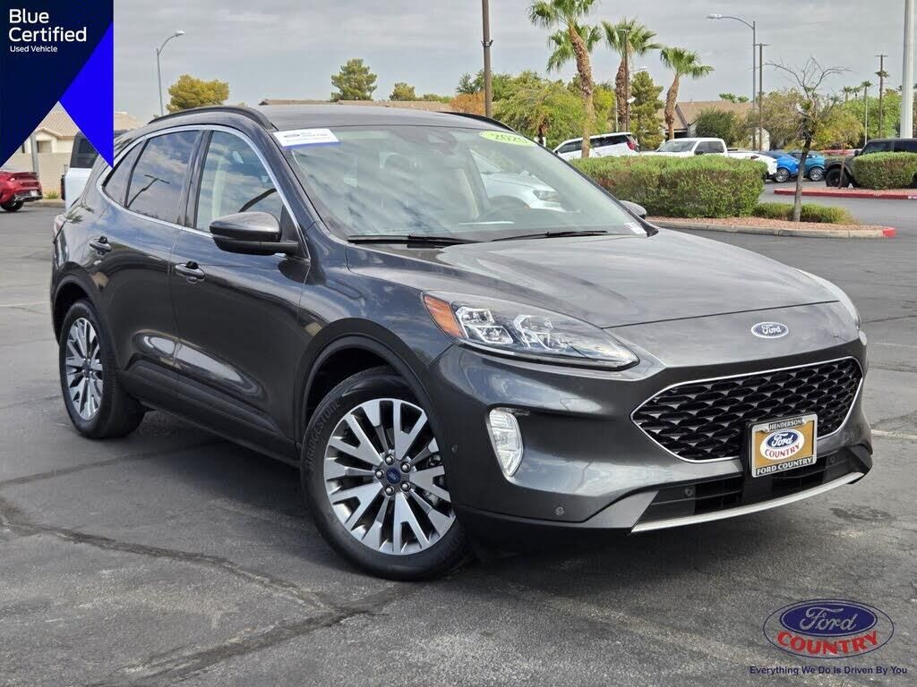 2020 Ford Escape Hybrid Titanium — photo 1 of 1