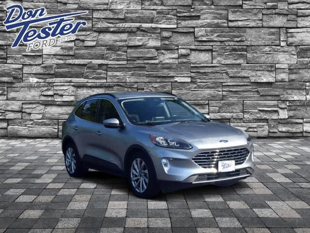 2022 Ford Escape Hybrid Titanium
