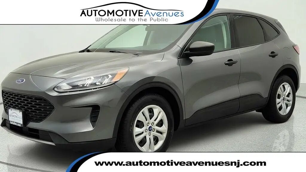 2022 Ford Escape S — photo 1 of 5