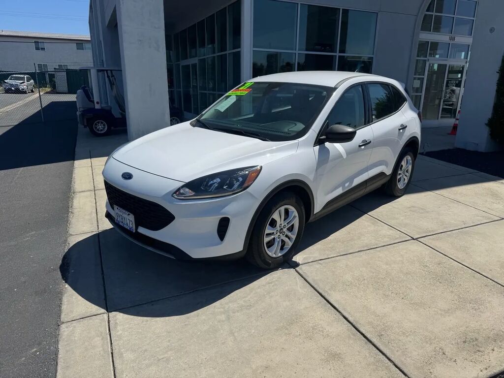 2021 Ford Escape S — photo 1 of 13